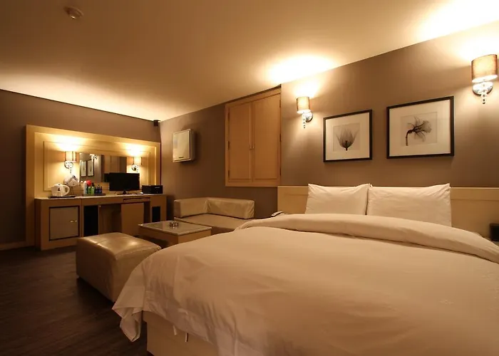 Art Motel 2*