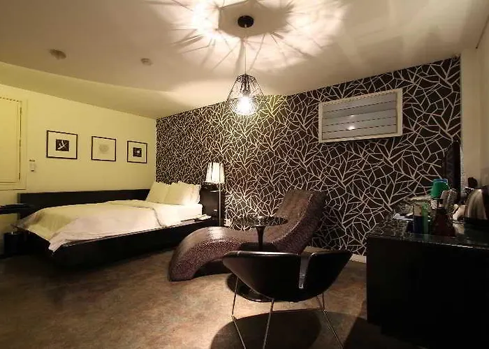 Art Motel 2*
