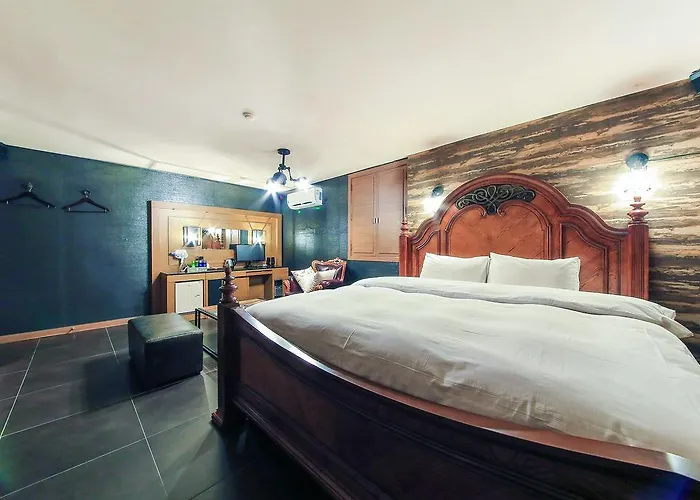 Art Motel 2*
