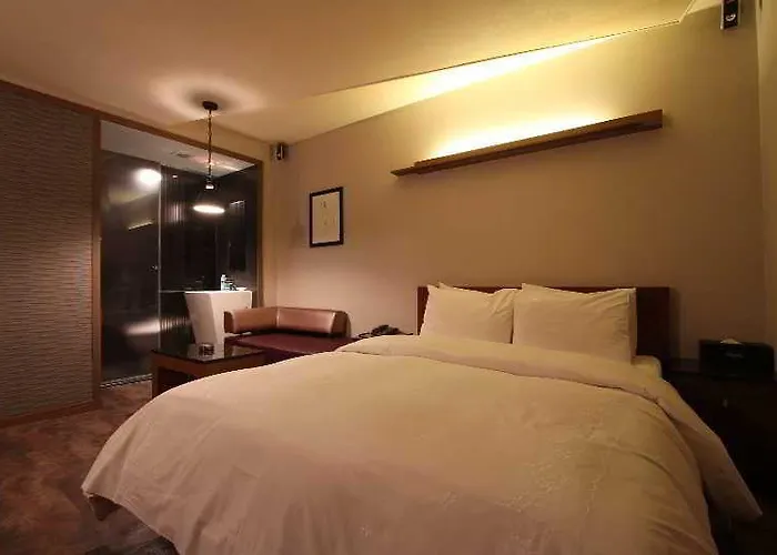 Art Motel 2*