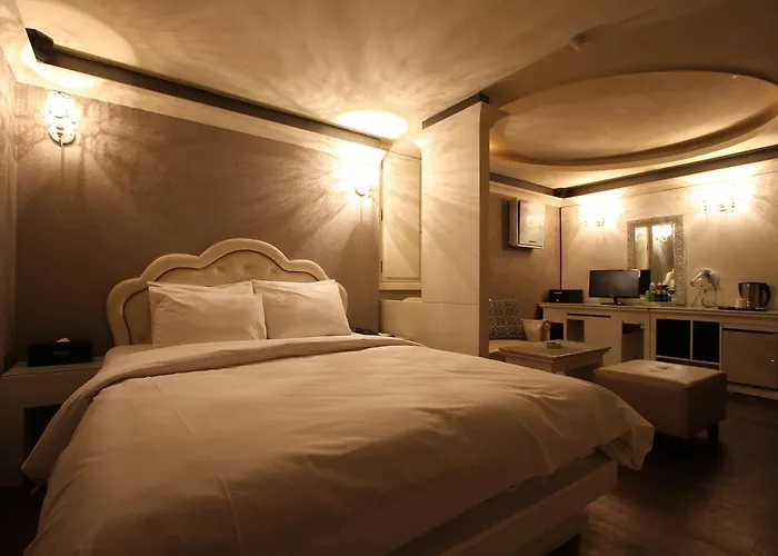 Art Motel 2*