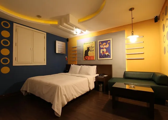 Motel Art 2*